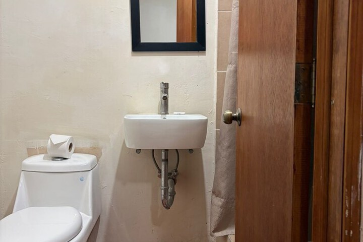 Room 220 of 242