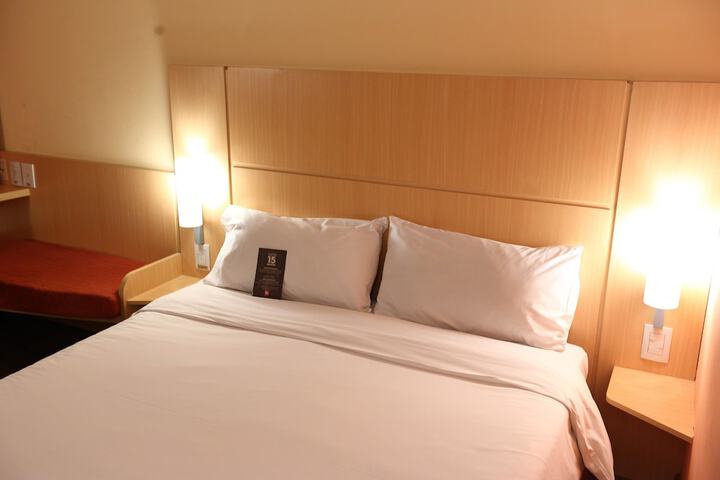 Room 9 of 31