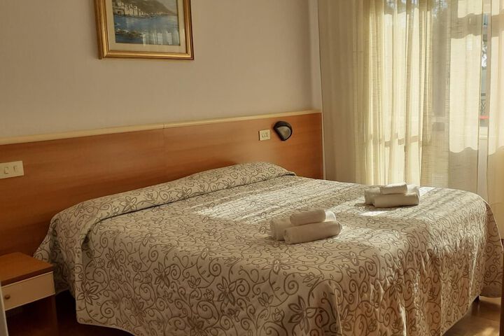 Room 15 of 42
