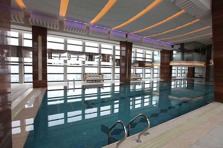 Pool Hotel