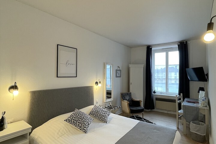 Room 19 of 147