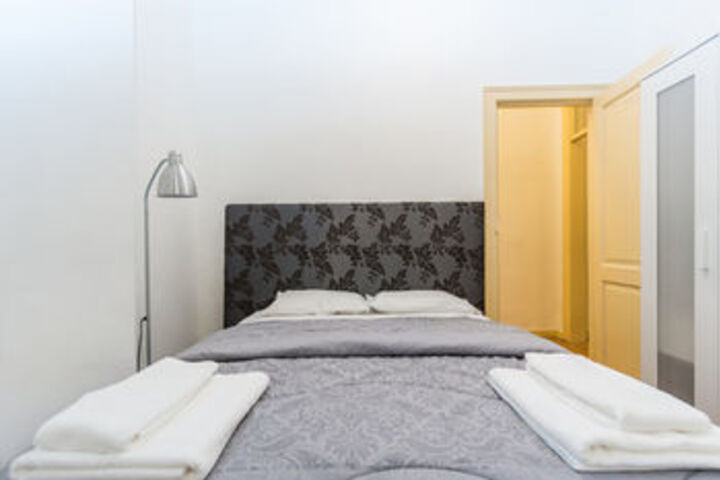 Room 27 of 263