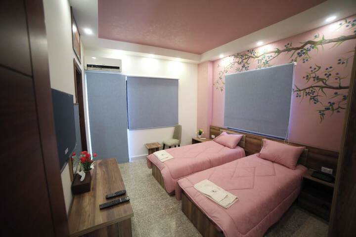 Room 7 of 9