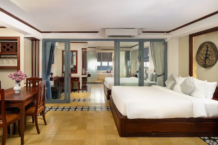 Room 29 of 79