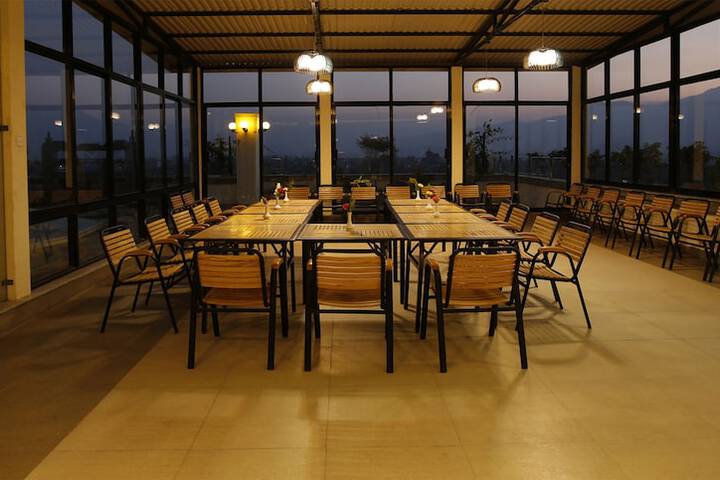 Dining 10 of 14