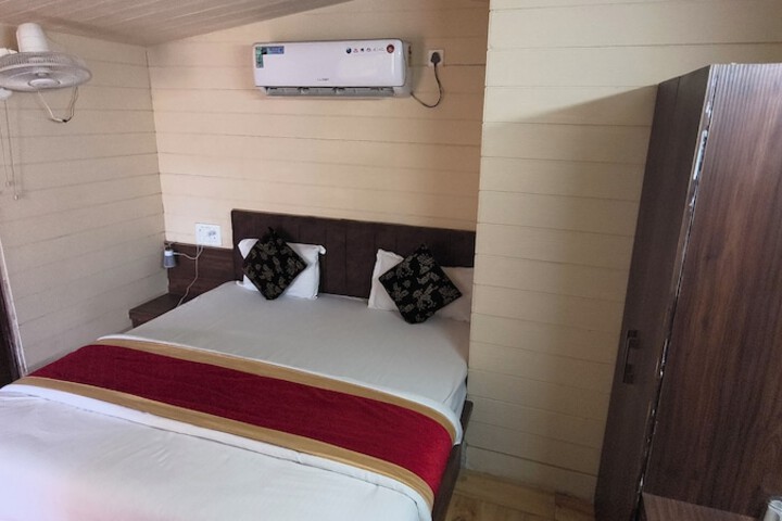 Room 12 of 20
