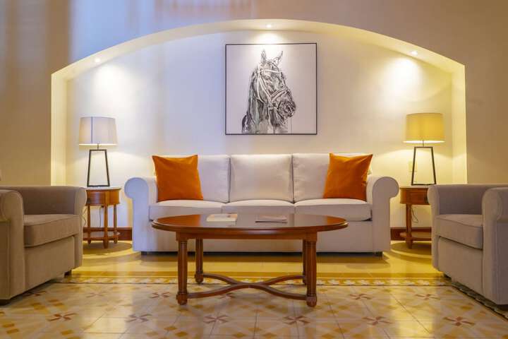 Room 4 of 20