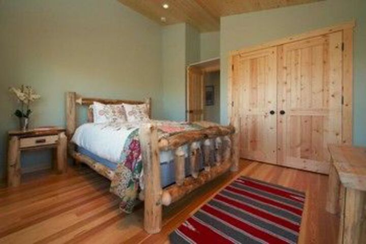 Room 8 of 28