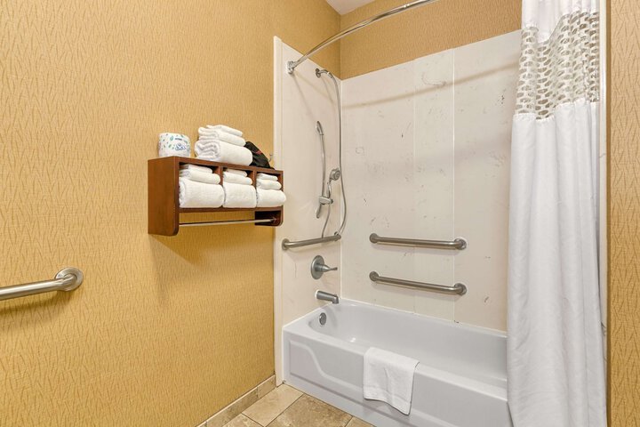 1 King Mobility Accessible with Tub (5 of 22)