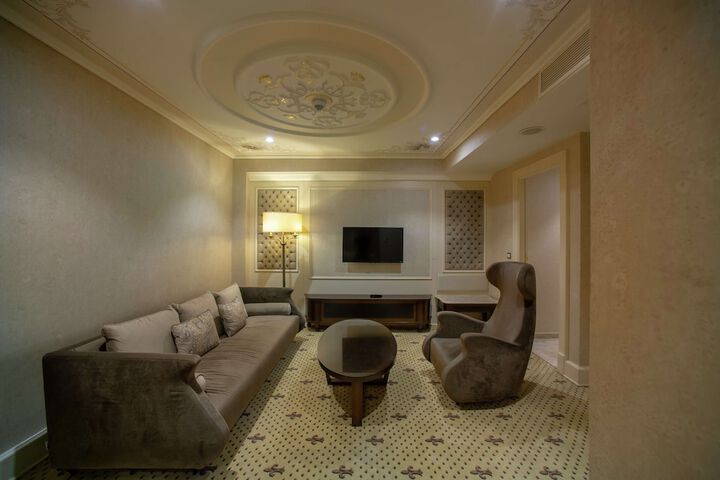 Room 26 of 53
