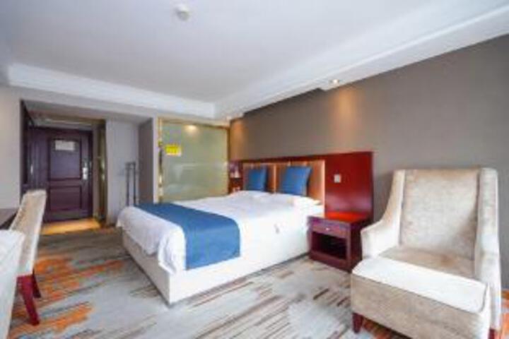 Room 16 of 16