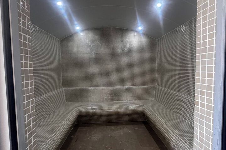 Room 12 of 19