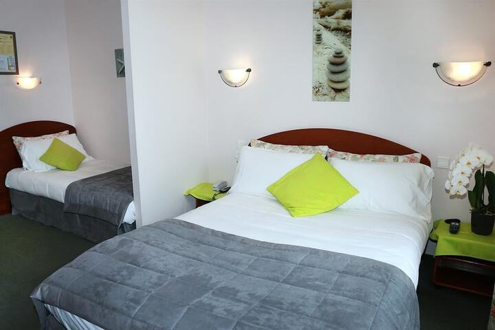 Room 10 of 47