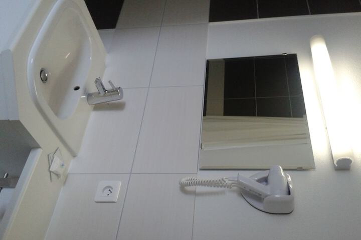Room 49 of 61
