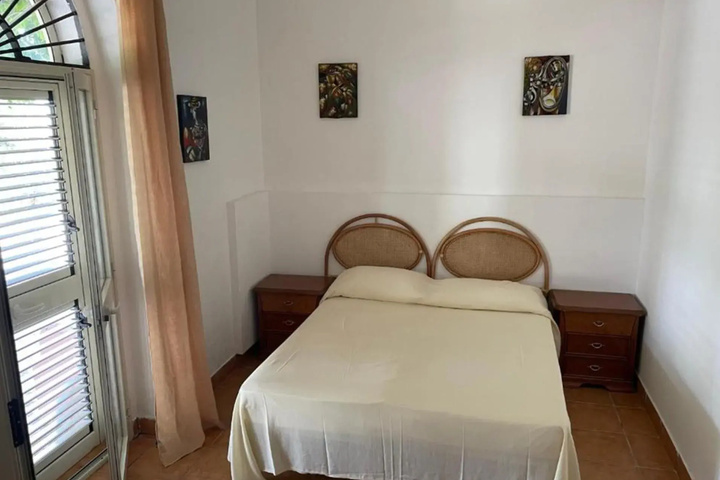 Room 4 of 4