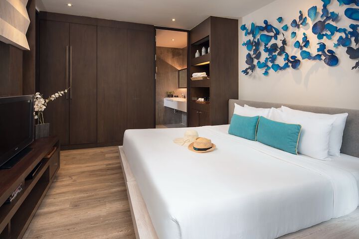 Room 33 of 225