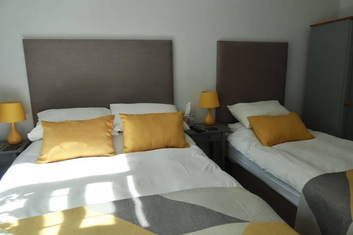 Room 8 of 28