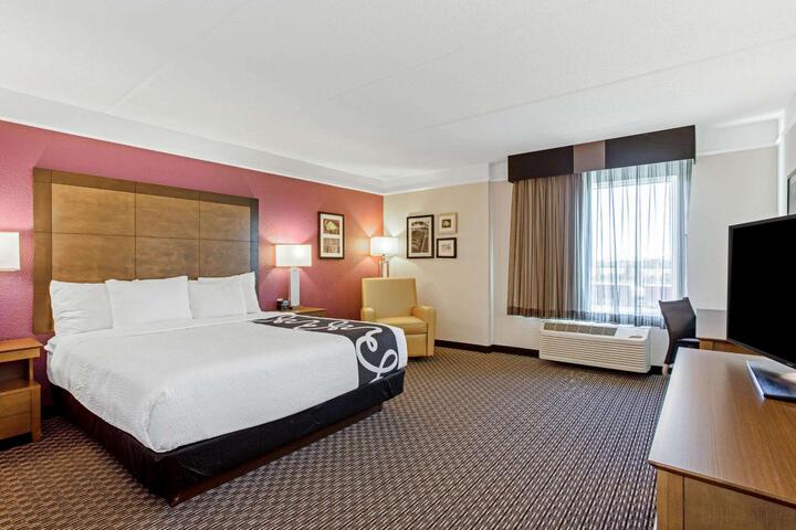 1 King Bed (9 of 15)