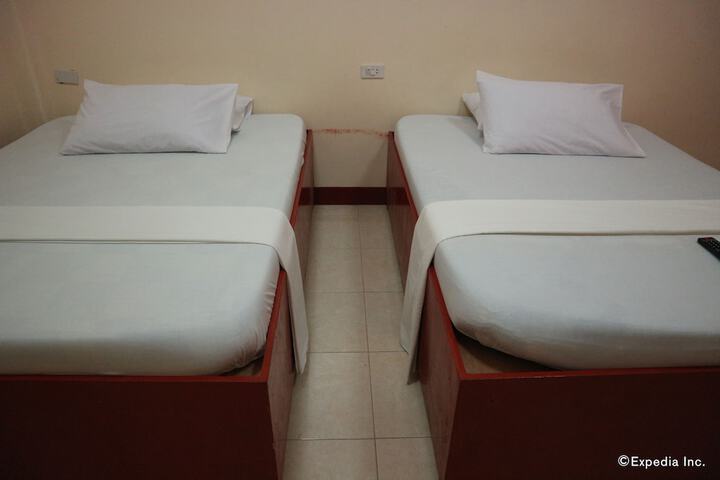 Room 13 of 36