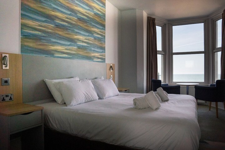 Room 36 of 102