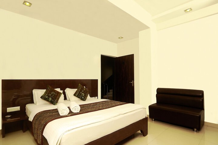 Room 5 of 37