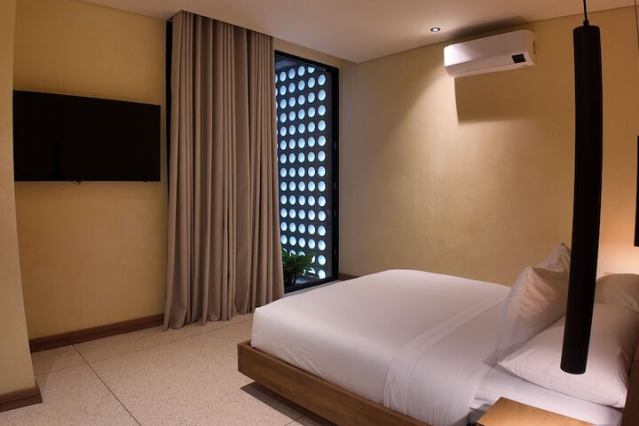Room 13 of 45