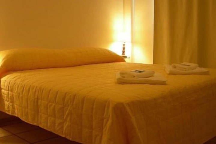 Room 15 of 32