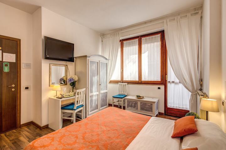Room 12 of 31