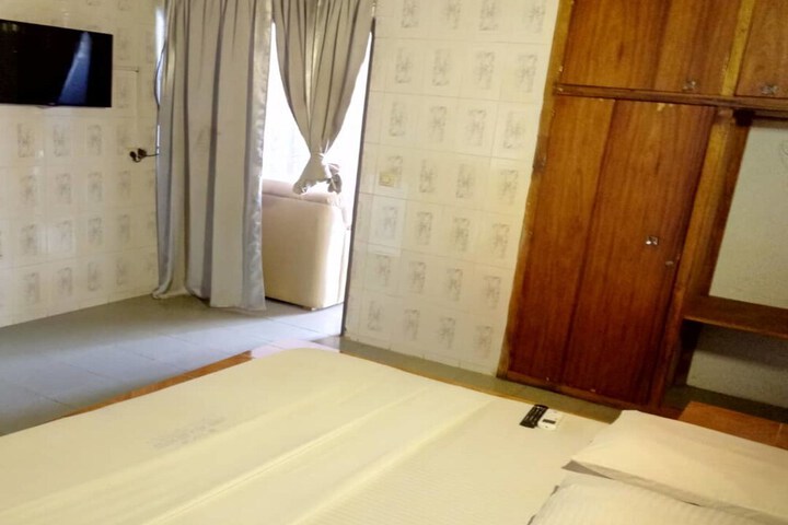 Room 17 of 25