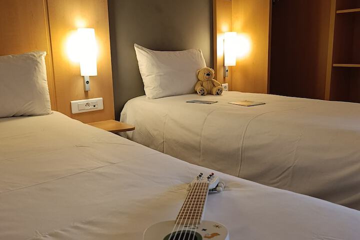 Room 14 of 50