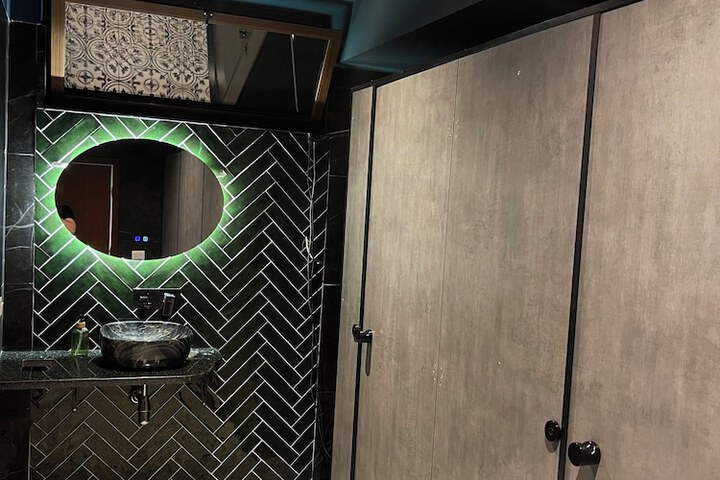 Room 17 of 26