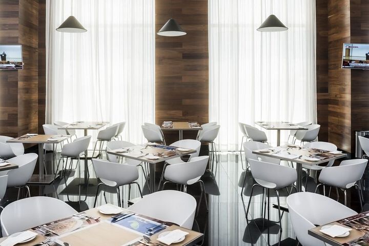 Dining 57 of 78