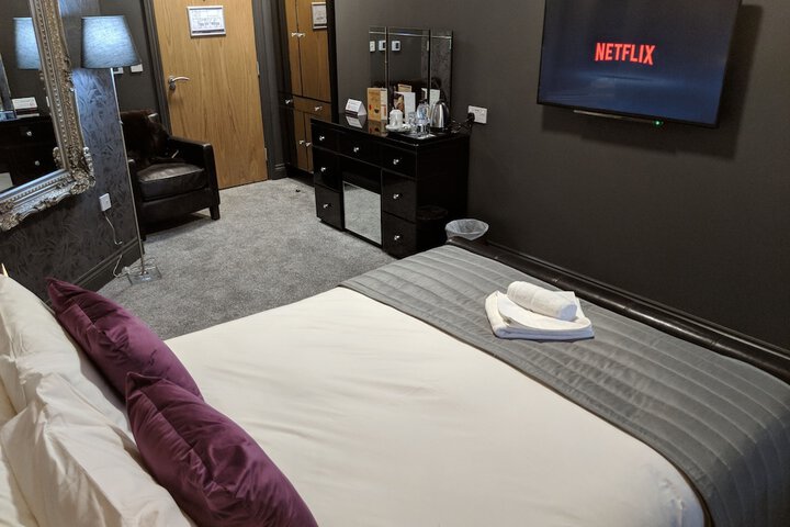 Room 28 of 164