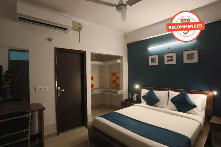 Room 2 of 4