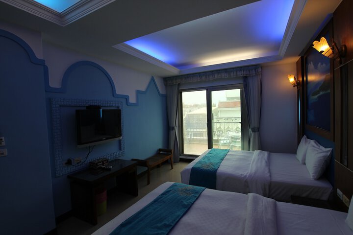 Room 30 of 33