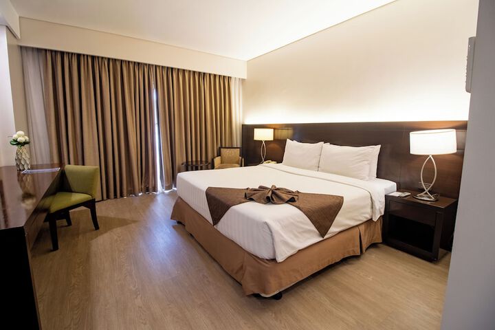 Room 30 of 104