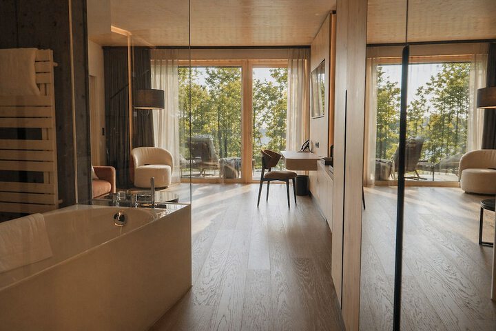 Room 15 of 40