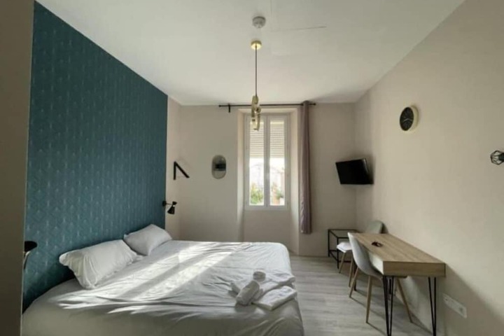 Room 3 of 22