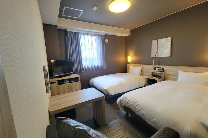 Room 9 of 26