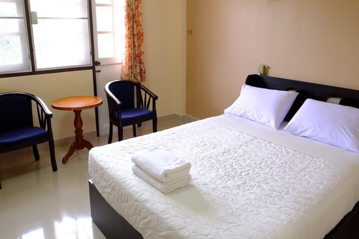 Room 9 of 42