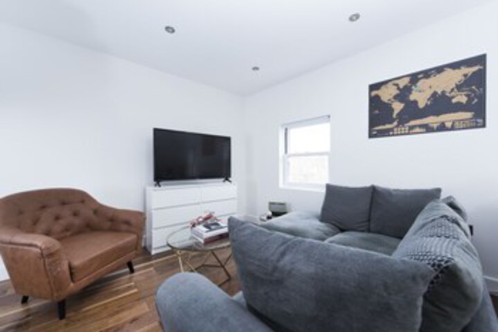Trendy 2BR Maisonette in Shoreditch