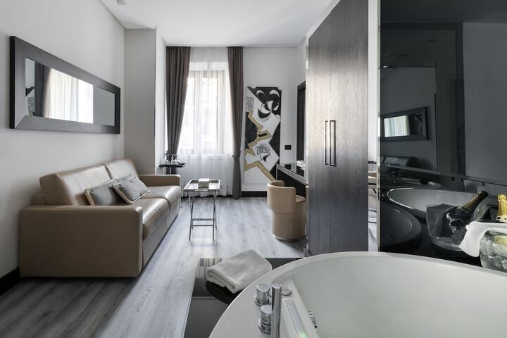 Room 15 of 34