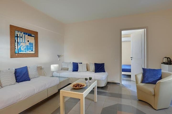 Room 45 of 125