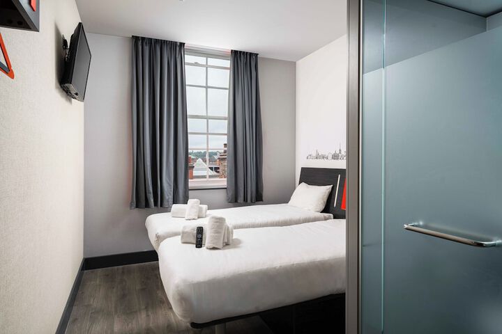 Room 9 of 47