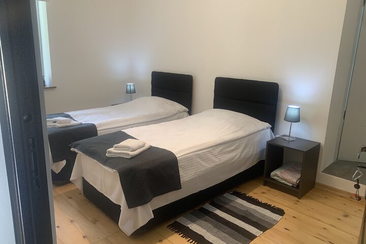 Room 13 of 36