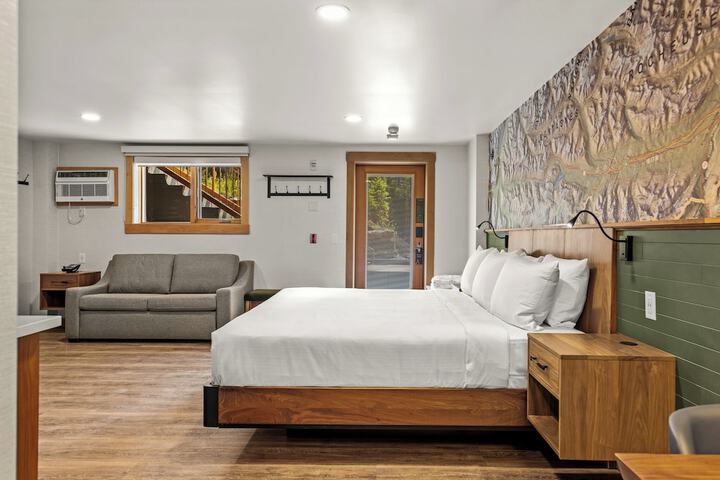 Room 50 of 84