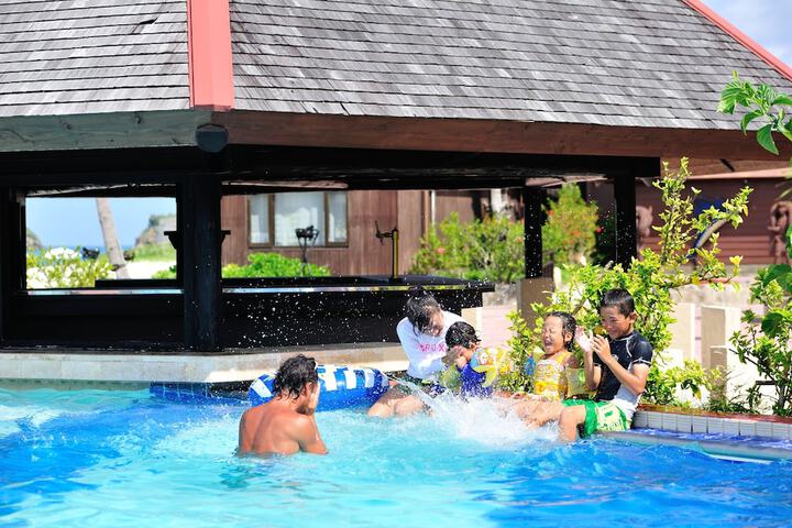 Pools & Facilities