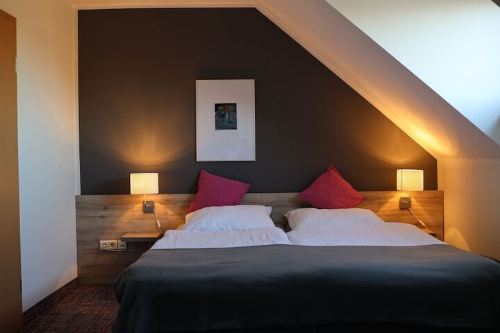 Room 4 of 23
