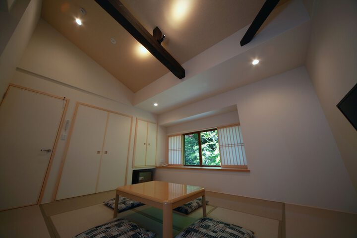 Room 18 of 83