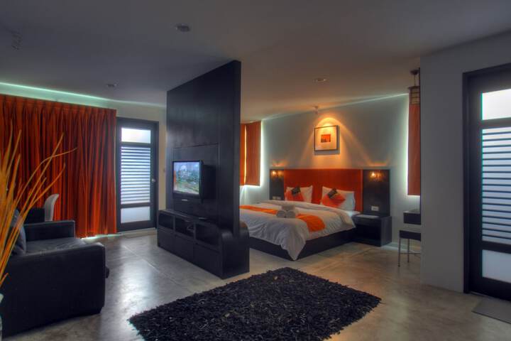 Room 3 of 64